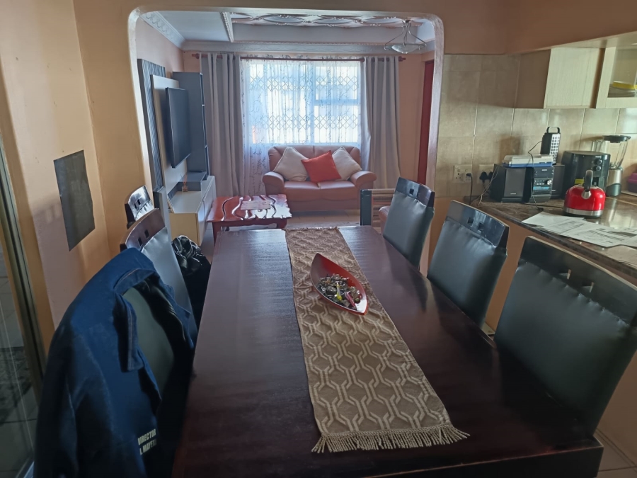 3 Bedroom Property for Sale in Mandela Park Western Cape